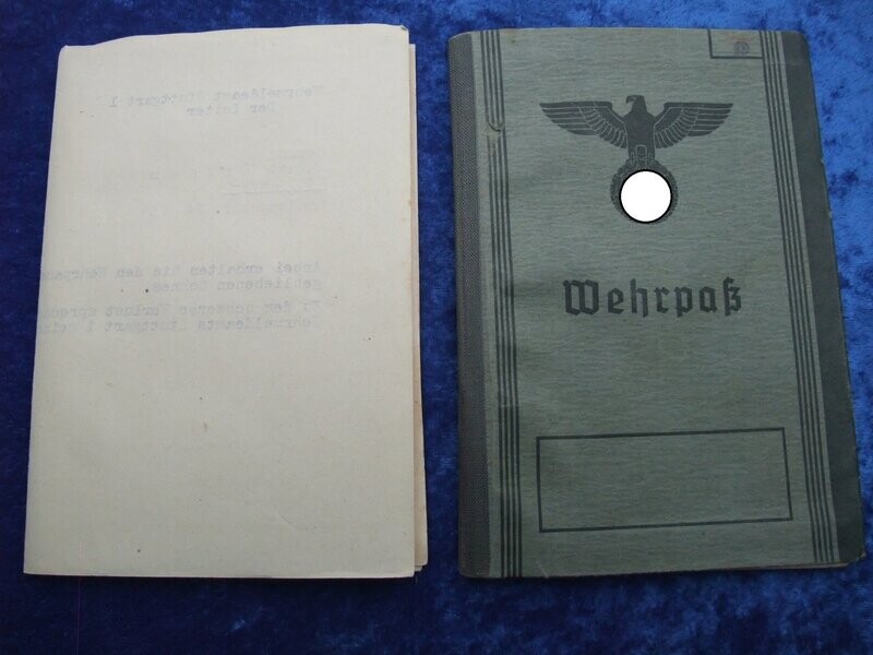 Wehrpass WH Grenadierregiment 480 Scharfschütze. Interessanten Eintragungen wie Zielfernrohrgewehr und Gewehrgranatgerät. Gefallen 1943 in Russland. Anbei das Übersendungsschreiben für den Wehrpass. Wehrpass WH Grenadierregiment 480 Scharfschütze. Interessanten Eintragungen wie Zielfernrohrgewehr und Gewehrgranatgerät. Gefallen 1943 in Russland. Anbei das Übersendungsschreiben für den Wehrpass.