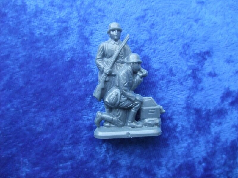 Abzeichen Winterhilfswerk WHW Soldat mit Funkgerät Funker
