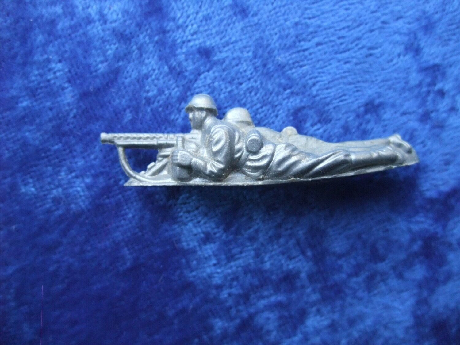 Abzeichen Winterhilfswerk WHW Soldat mit MG