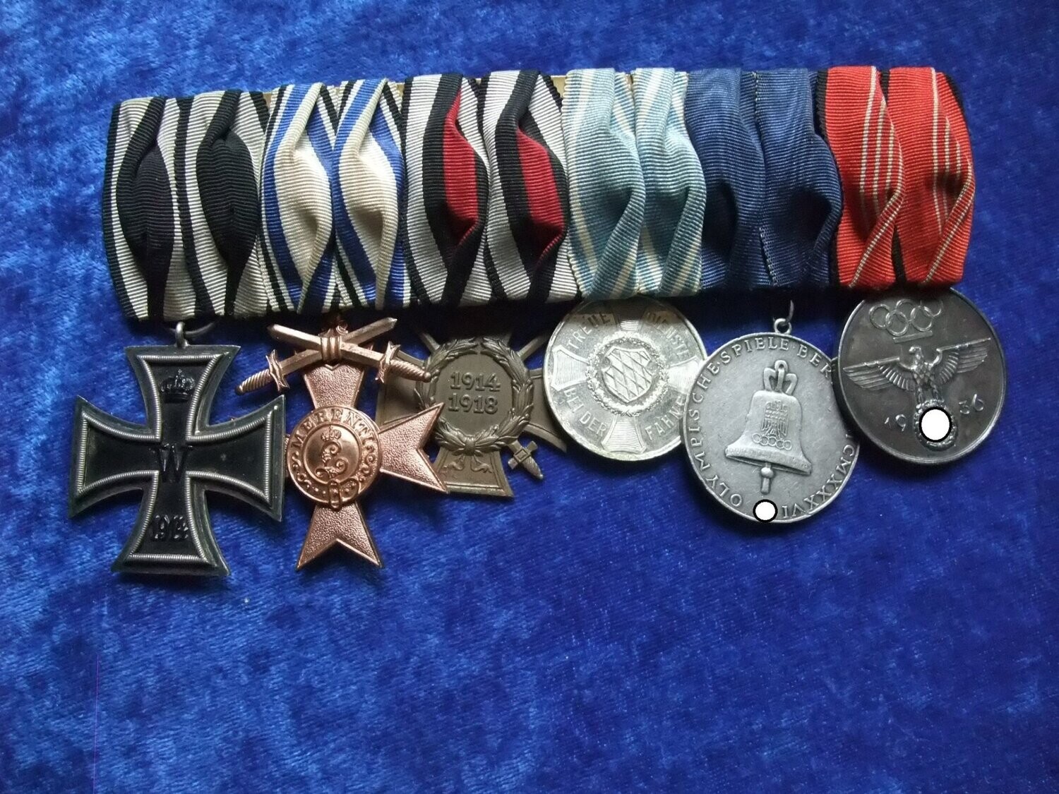 6-er Ordenschnalle mit EK 2, MVK 3. Klasse mit Krone, FEK, Dienstauszeichnung 9 Jahre, Olympia Medaille, Olympia Erinnerungsmedaille