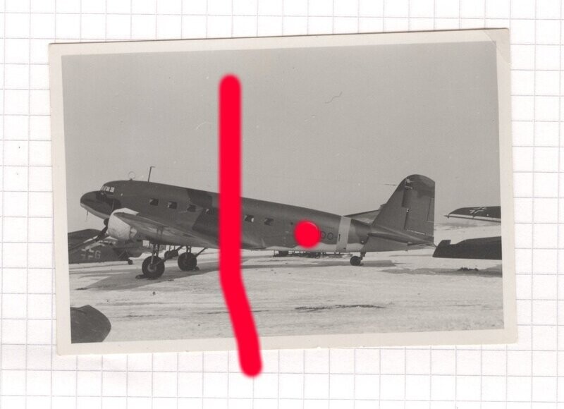 O90, Foto finnisches Flugzeug Tarnfarbe Kennung