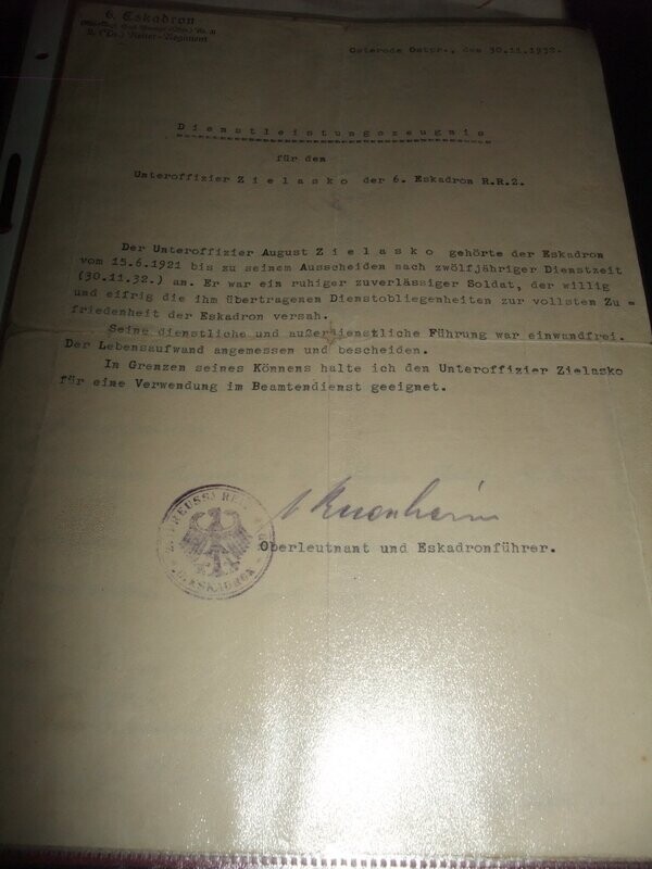 Dokumentennachlass eines Unteroffiziers im 2. Preussischen Reiterregiment. Dienstleistungszeugnis, Stammrolle, Entlassungsdokumente von der Wehrmacht 96. ID Dokumentennachlass eines Unteroffiziers im 2. Preussischen Reiterregiment. Dienstleistungszeugnis, Stammrolle, Entlassungsdokumente von der Wehrmacht 96. ID