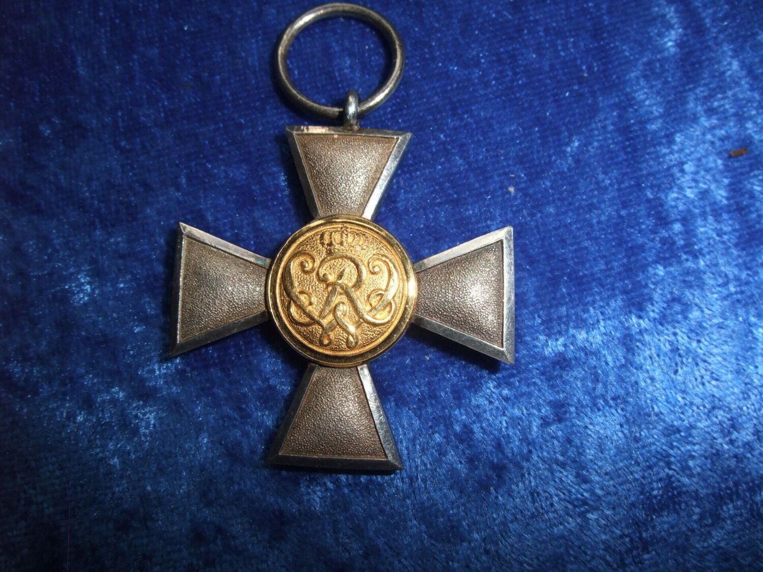 Preussen Landwehr Dienstauszeichnung 1. Klasse 1868, Fertigung aus Silber und Gold