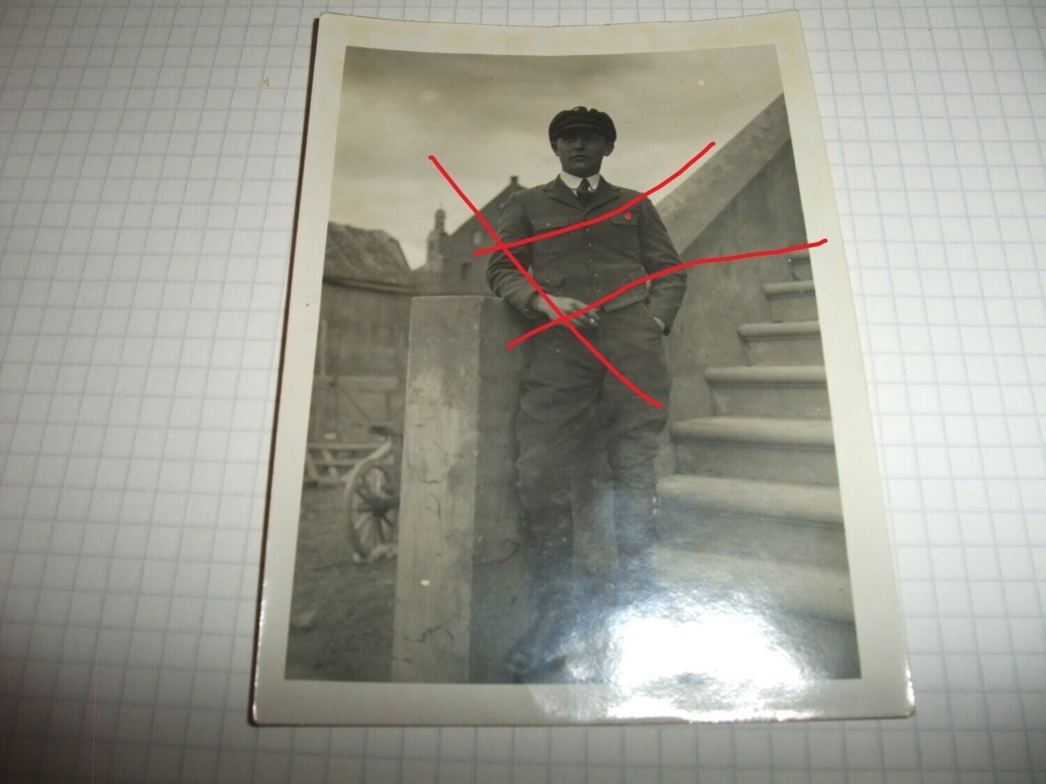 O148, Foto frühe SA Mütze Parteiabzeichen