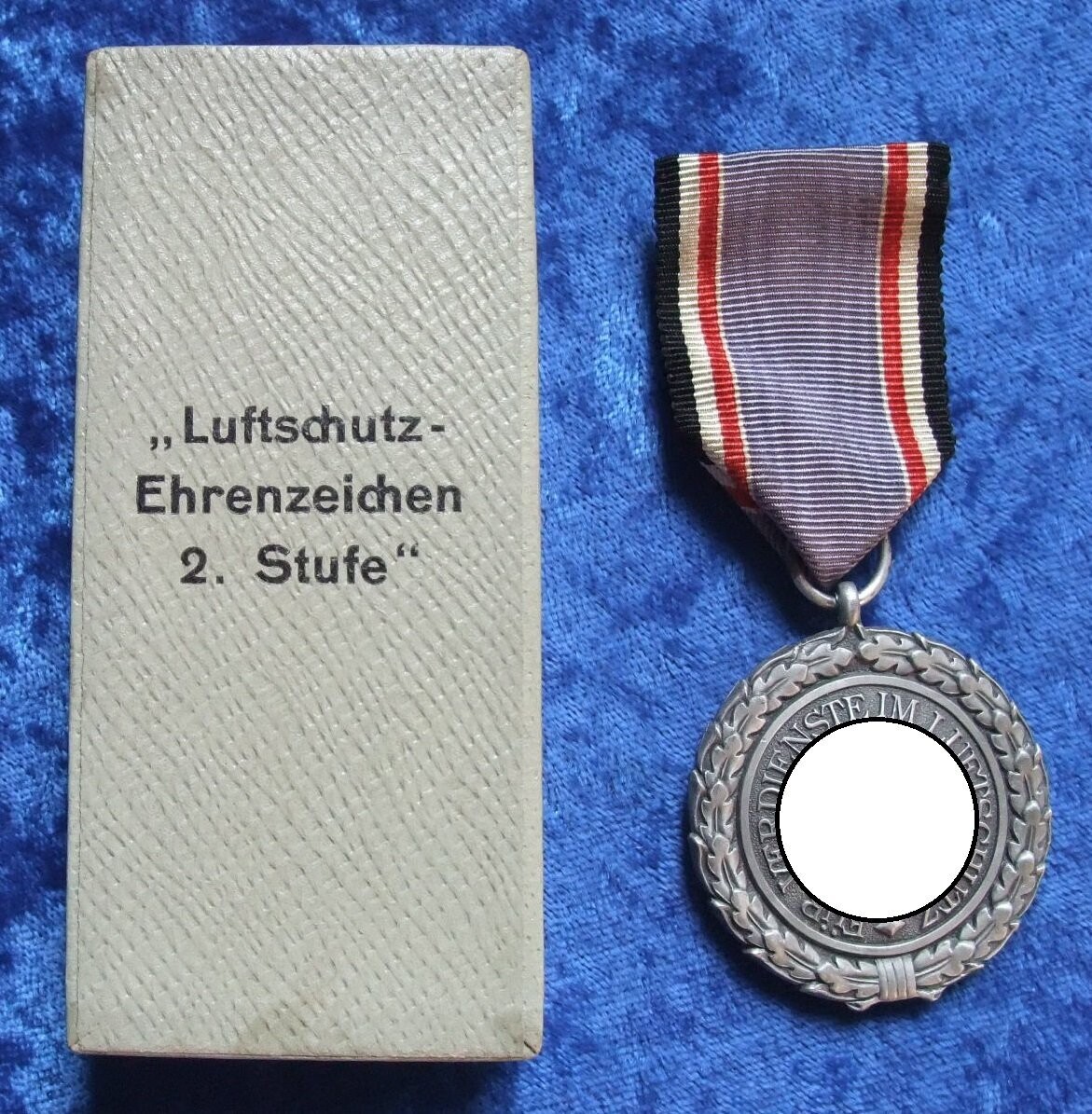 Luftschutz Ehrenzeichen 2. Stufe Leichtmetall an Einzelspange im Verleihungsetui