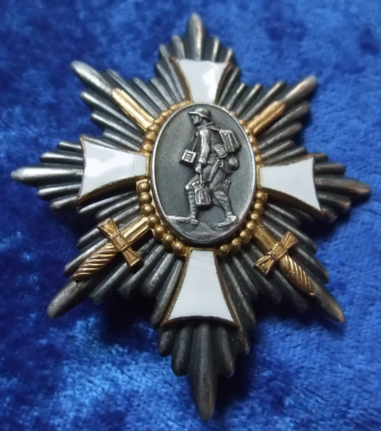 Deutsches Feld Ehrenzeichen in gutem Zustand