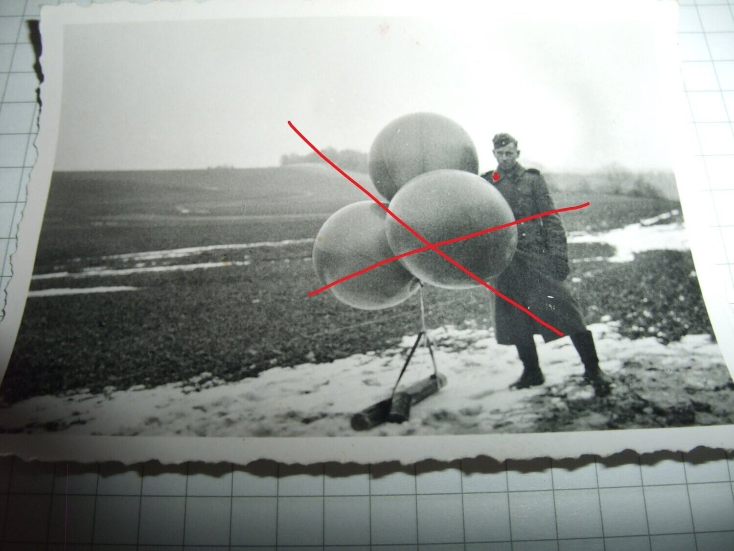 O169, Foto SS Soldaten Wiking Wetterballon