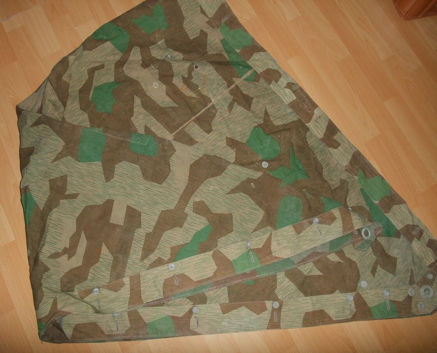 Wehrmacht Zeltbahn Tarn, alle Knöpfe vorhanden, 2 kleine Beschädigungen