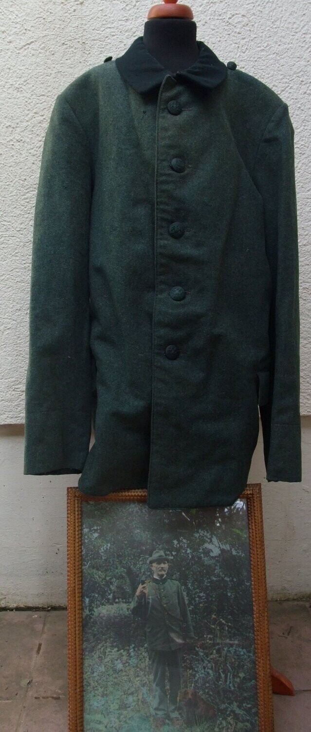 Königreich Württemberg Uniform Jacke Forst um 1910 mit Ausgabestempel Weimarer Republik "1919". Dazu ein großformatiges Trägerportrait gerahmt unter Glas. Sehr selten