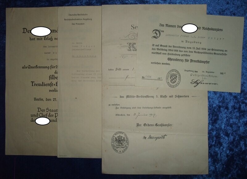 Urkundennachlass Boiger: MVK 3. Klasse mit Schwertern 1917, Ehrenkreuz für Frontkämpfer 1934, Treuedienst Ehrenzeichen 1940 als Lokomotivführer, dazu Glückwunschschreiben Reichsbahndirektion Augsburg Urkundennachlass Boiger: MVK 3. Klasse mit Schwertern 1917, Ehrenkreuz für Frontkämpfer 1934, Treuedienst Ehrenzeichen 1940 als Lokomotivführer, dazu Glückwunschschreiben Reichsbahndirektion Augsburg