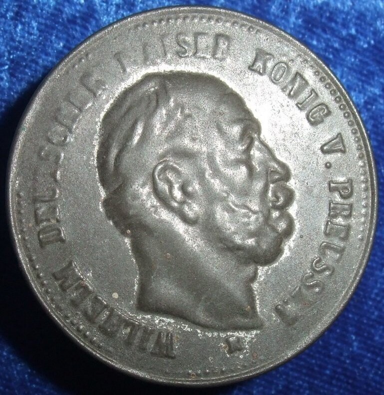 Metalldose / Münzdose 5 Mark 1874, Kaiser Wilhelm, die Ränder mit Inschrift "Gott mit uns".