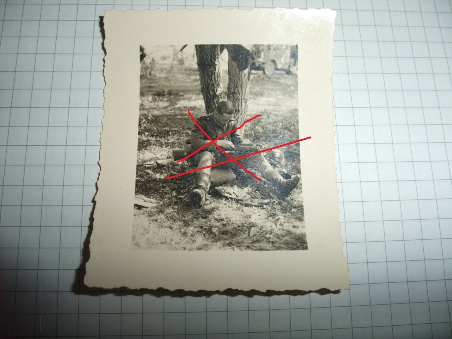 O190, Foto SS Soldat Gewehr Reinigung
