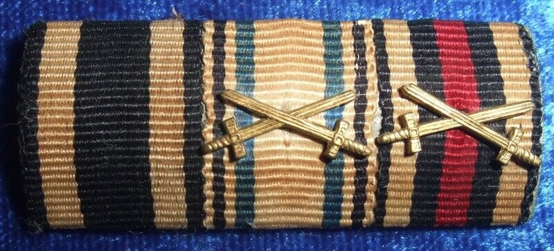 Preussen 3er Feldspange mit EK2, MVK mit Schwertern, FEK