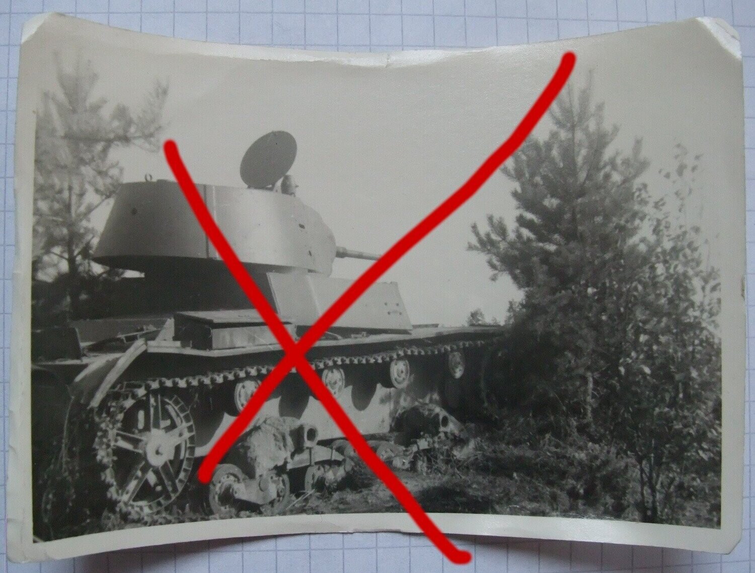O235, abgeschossener russischer Panzer.