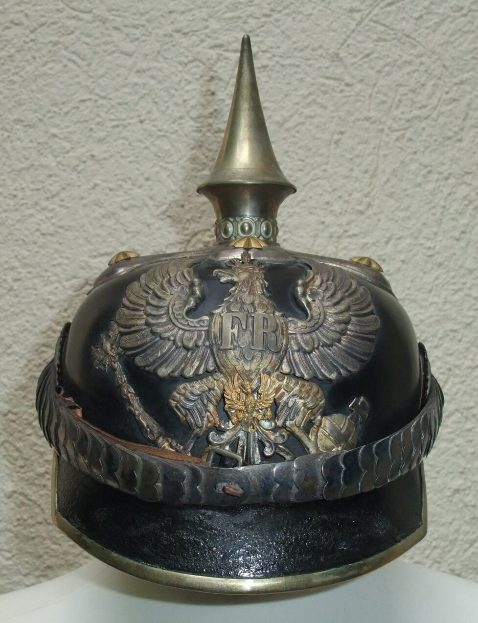 Preussen: Pickelhaube für einen Militärbeamten im Offiziersrang, Zahlmeister.