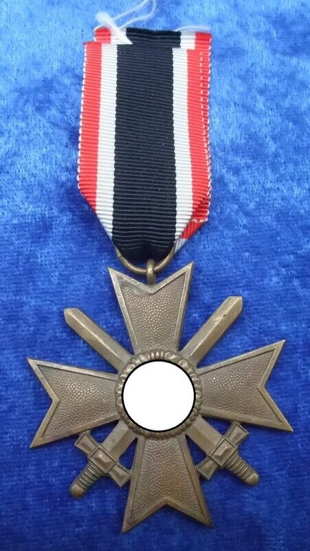 Kriegsverdienstkreuz KVK 2. Klasse mit Schwertern Kriegsverdienstkreuz KVK 2. Klasse mit Schwertern