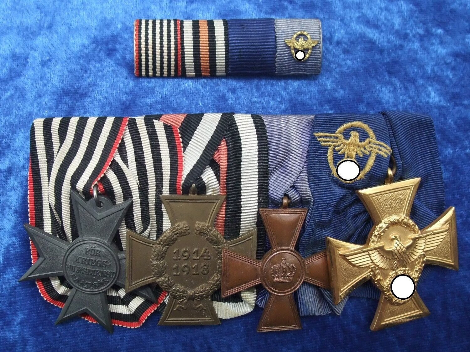 Polizei 4-er Ordensschnalle Polizei-Dienstauszeichnung 1. Stufe + die dazugehörige Bandspange.