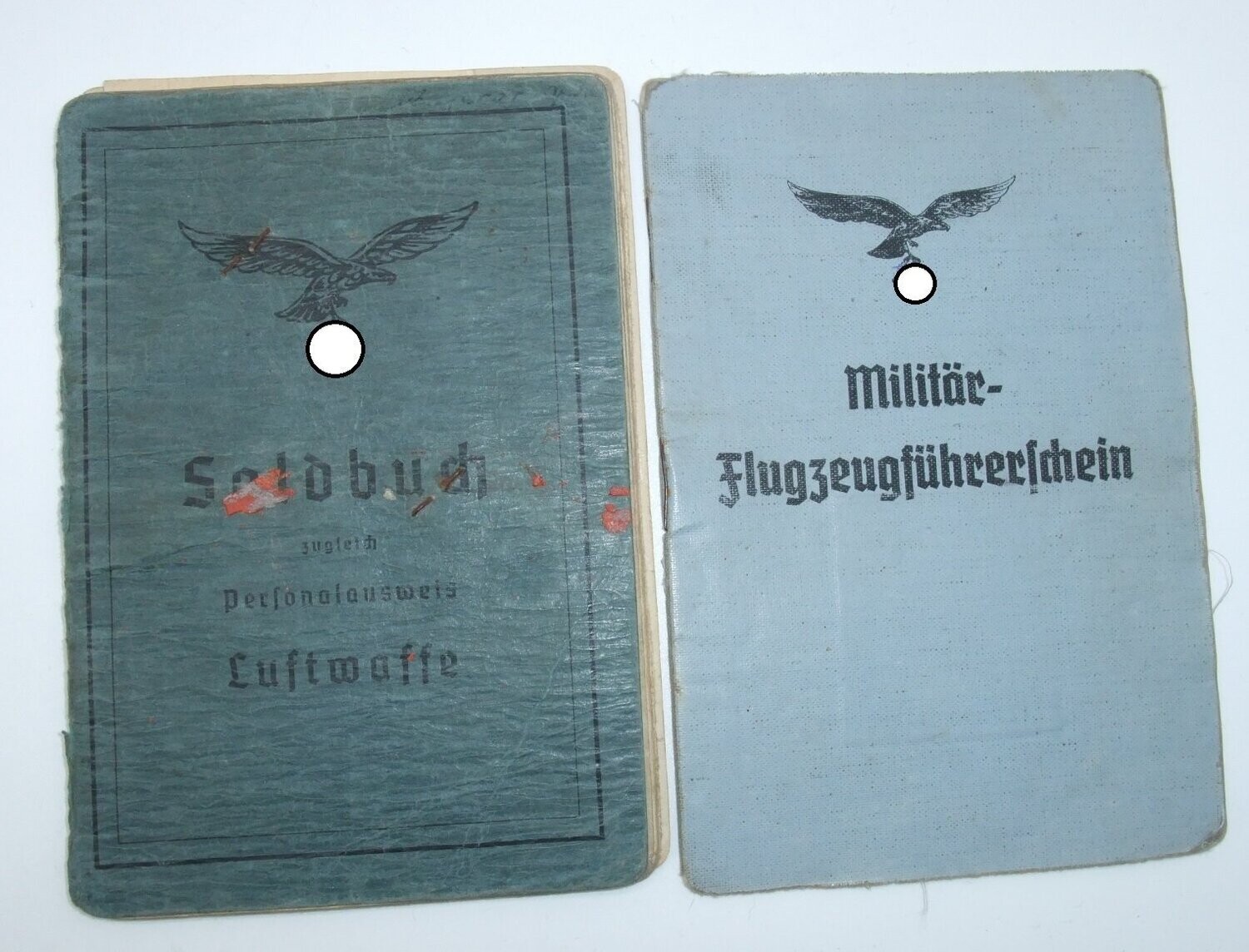 Luftwaffe Soldbuch und Flugzeugführerschein eine Oberfeldwebels. Viele interessante Eintragungen.