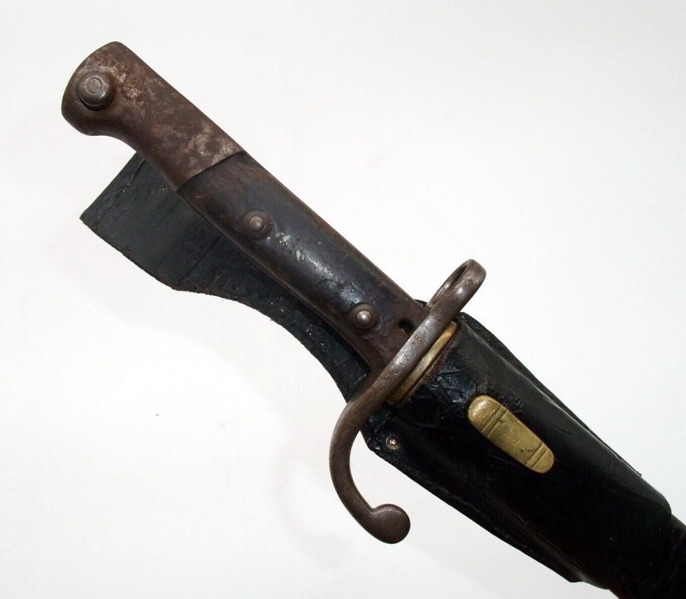 Brasilien: Mauser Bajonett M.1908 mit Lederscheide, mehrfach gestempelt.