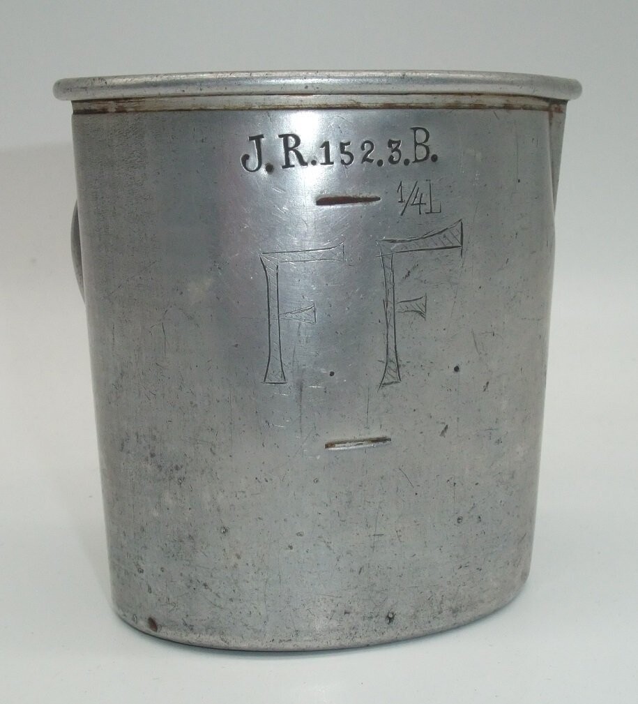Preussen: Feldbecher / Trinkbecher, gestempelt "I.R. 152. 3. B." und Hersteller Basse & Fischer - Lüdenscheid 11.