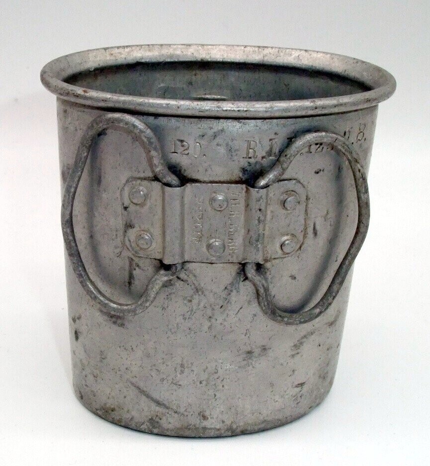Württemberg: Feldbecher / Trinkbecher, gestempelt "R.I.R. 123 II. 8." und Hersteller Wilh. Berg - Berlin.