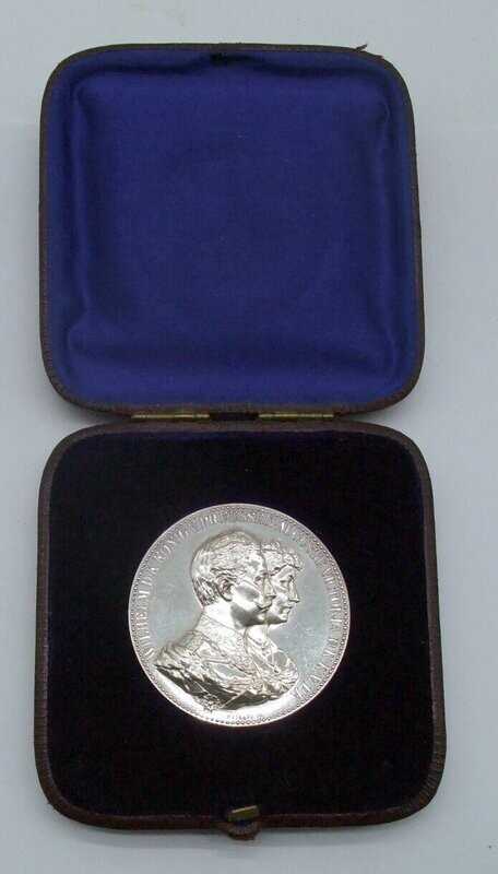 Preussen: Ehejubiläums-Medaille zur goldenen Hochzeit Kaiser Wilhelms II. und Augusta Victorias 1888, im Etui.