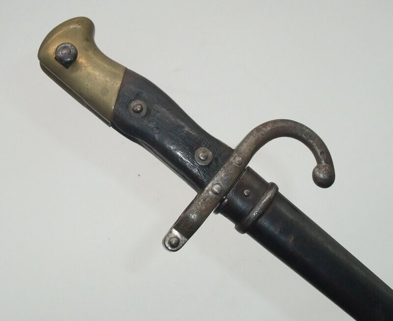 Frankreich: Gras-Bajonett-Modell 1874, Fehlschärfe graviert Frankreich: Gras-Bajonett-Modell 1874, Fehlschärfe graviert "Manufacture d'Armes de St Etienne Octobre 1876“ und zahlreiche weitere Punzierungen.