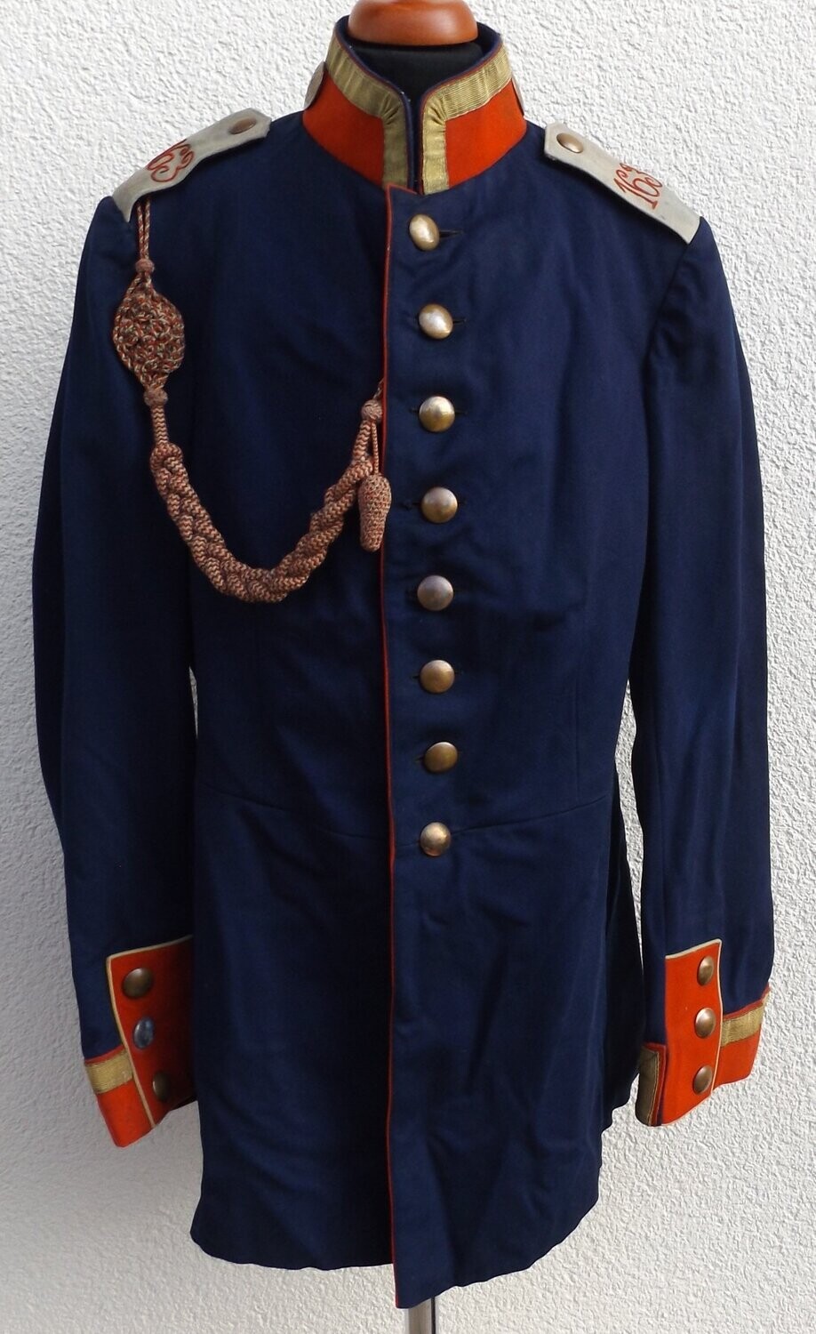 Preussen: Waffenrock eines Sergeanten im Schleswig-Holsteinischen Infanterie-Regiment Nr. 163, Neumünster mit Schützenschnur.