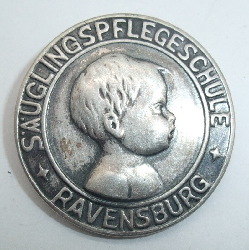 Deutsches Reich: Brosche Medaille Säuglingspflegeschule Ravensburg, 800 SILBER gestempelt.