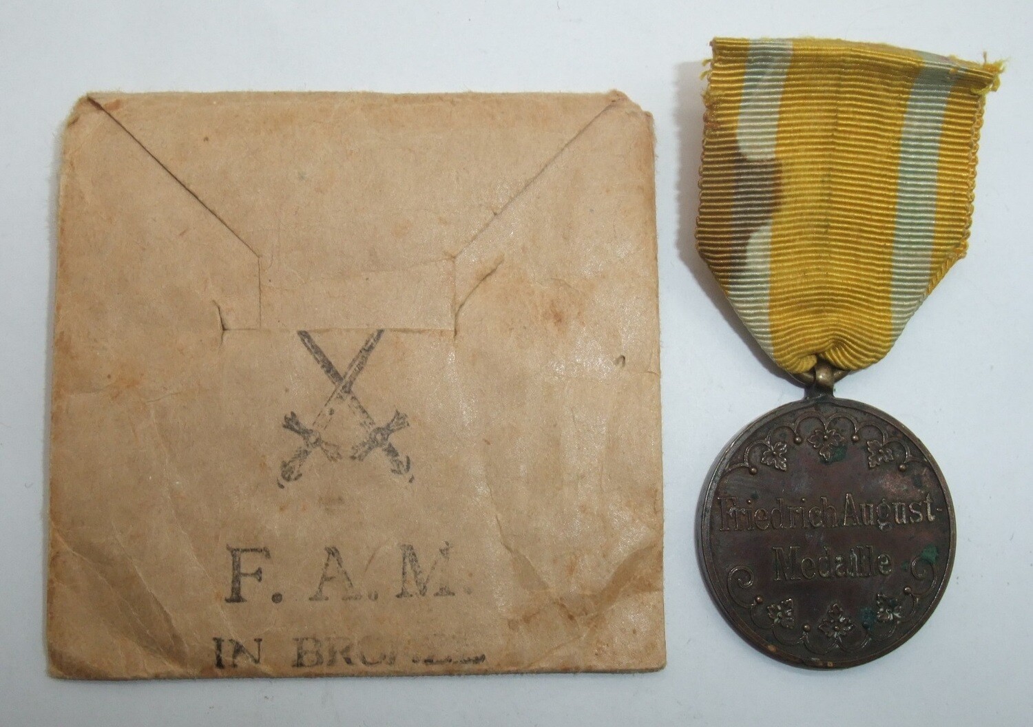 Sachsen: Friedrich August Medaille in Bronze, in Verleihungstüte.
