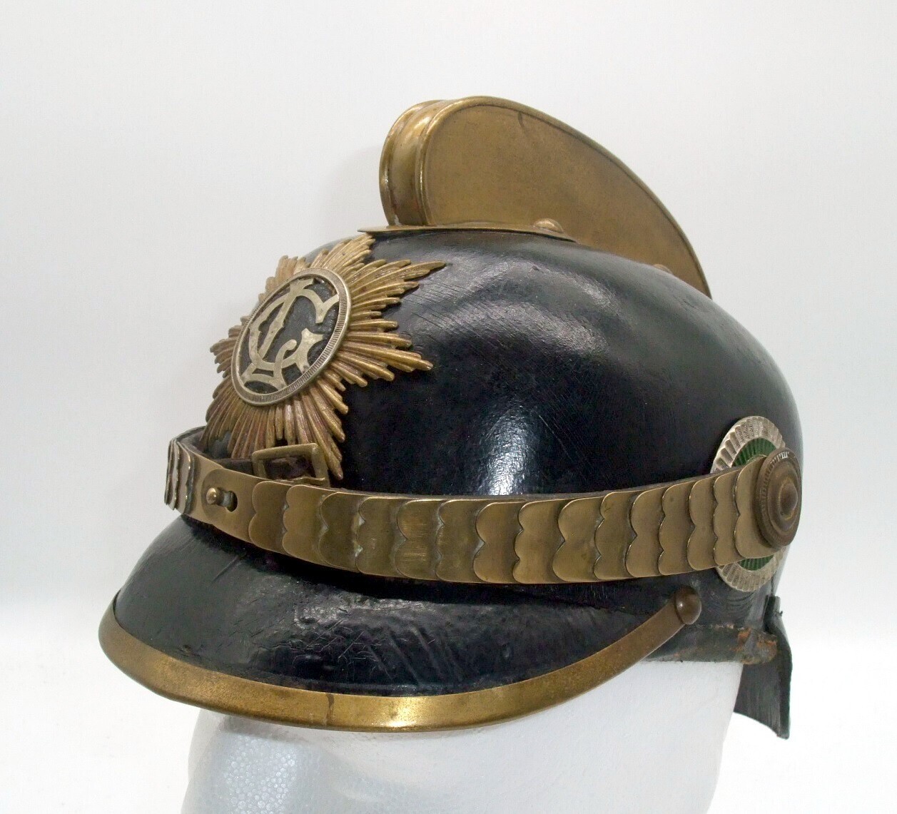 Sachsen: Feuerwehr Helm für Kommandanten.
