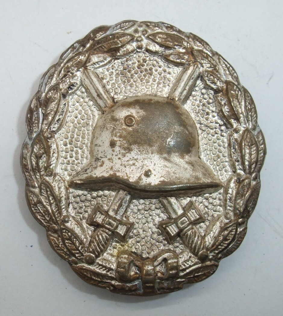 Verwundetenabzeichen in Silber Mattweiß 1918.