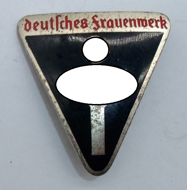 Deutsches Frauenwerk: Mitgliedsabzeichen, Hersteller RZM M1/153 (Friedrich Orth, Wien).