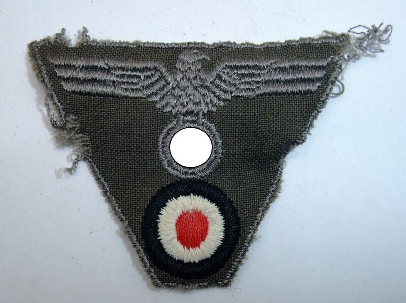 Wehrmacht: Mützentrapez, Adler & Kokarde für die Feldmütze, maschinengestickt.