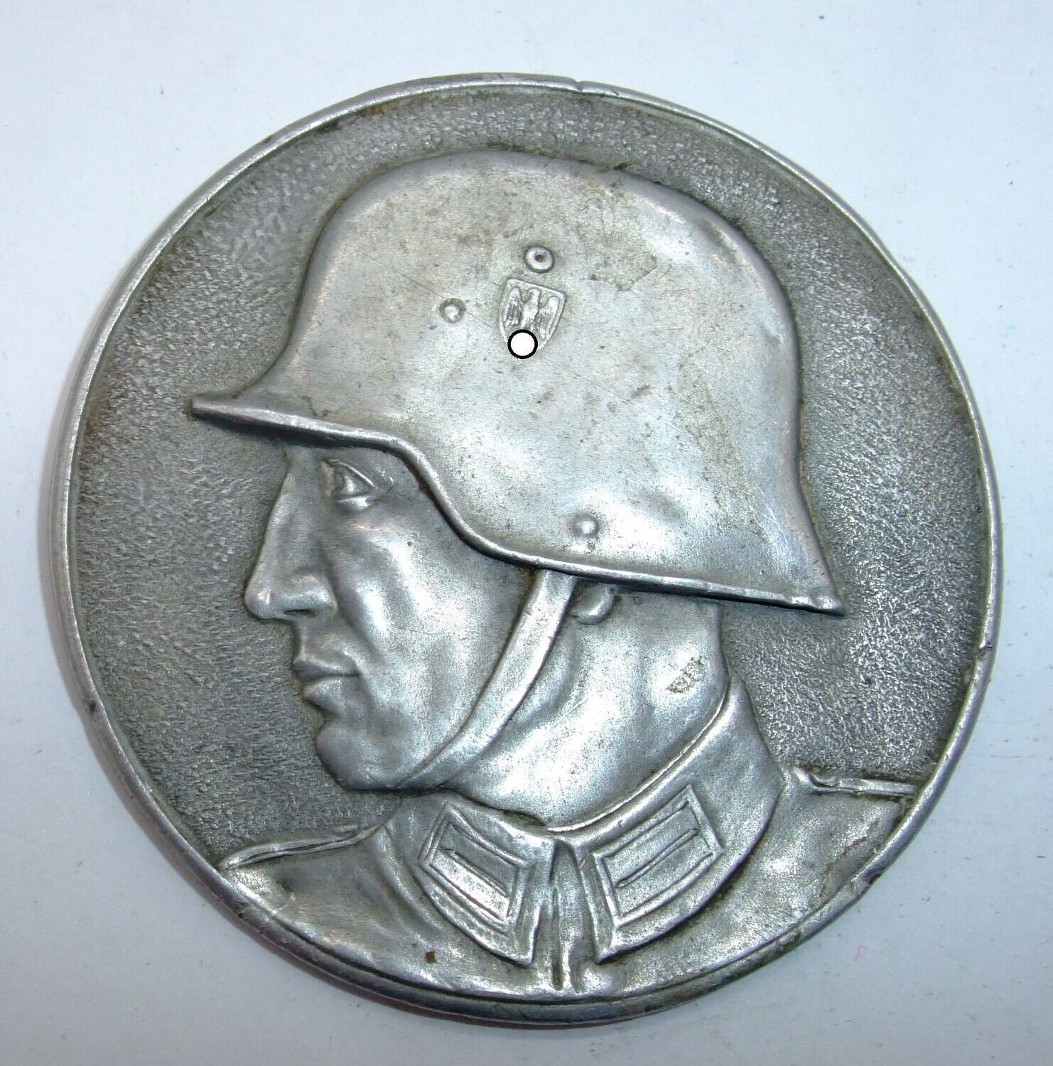 Wehrmacht: Auflage für Fotoalbum, Durchmesser: 6 cm.