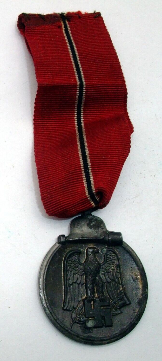 Wehrmacht: Medaille Winterschlacht im Osten, Ostmedaille, am vernähten Band.