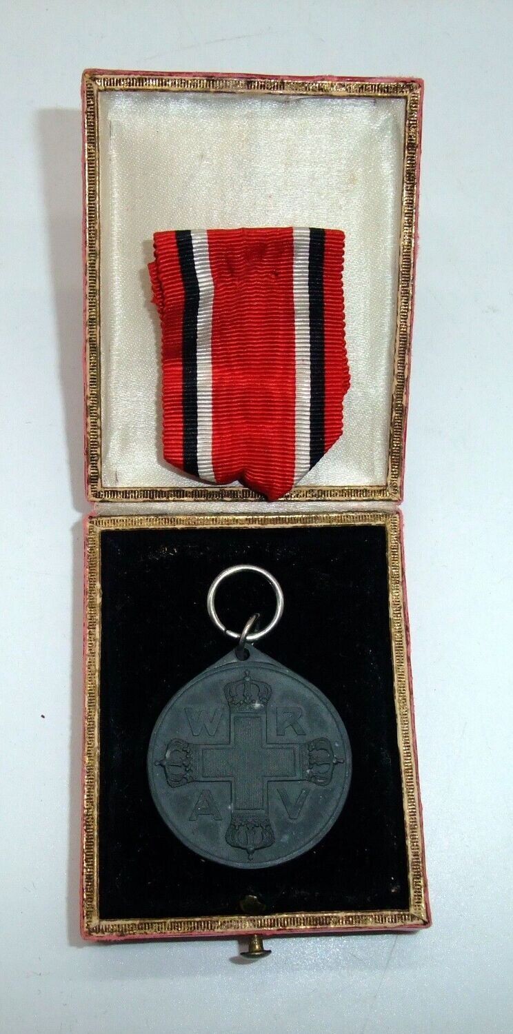 Preussen: Rote Kreuz Medaille 3.Klasse, mit Band, im Etui.