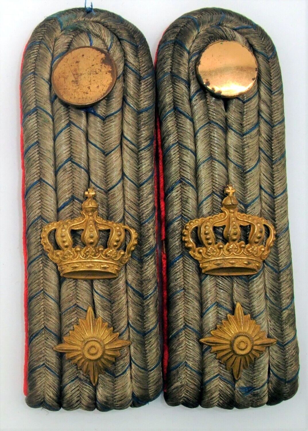 Bayern: Paar Schulterklappen für einen Oberleutnant im Königlich Bayerischen Infanterie-Leibregiment.