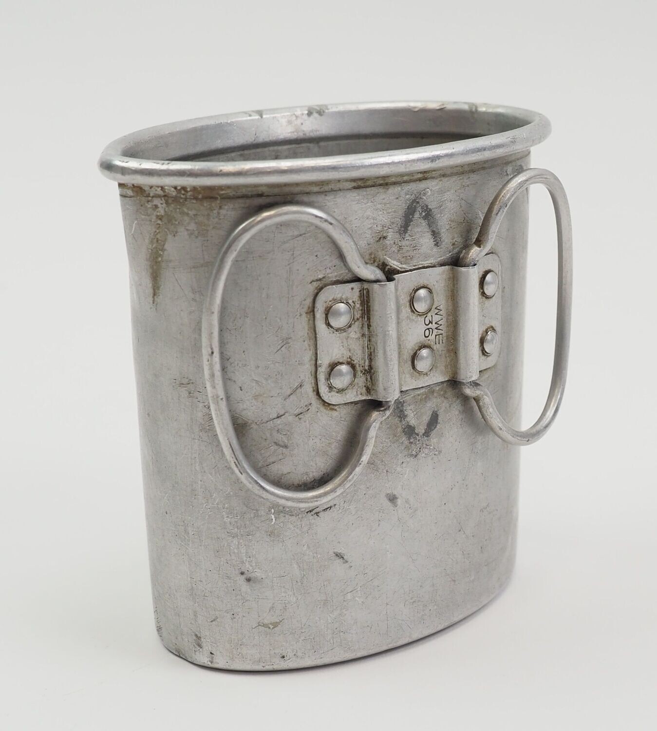 Wehrmacht: Becher für Feldflasche, gestempelt WWE 36.