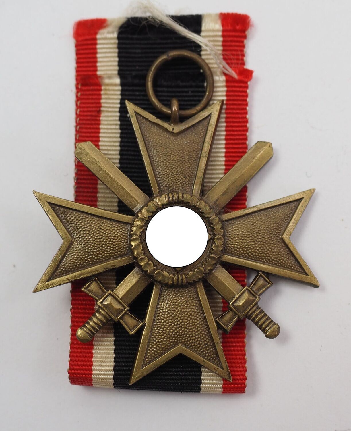 Kriegsverdienstkreuz KVK 2. Klasse mit Schwertern, Buntmetall, mit Band.
