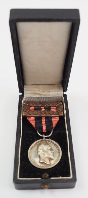 Württemberg: Medaille der König-Karl-Jubiläumsstiftung, an Einzelspange, im Etui.