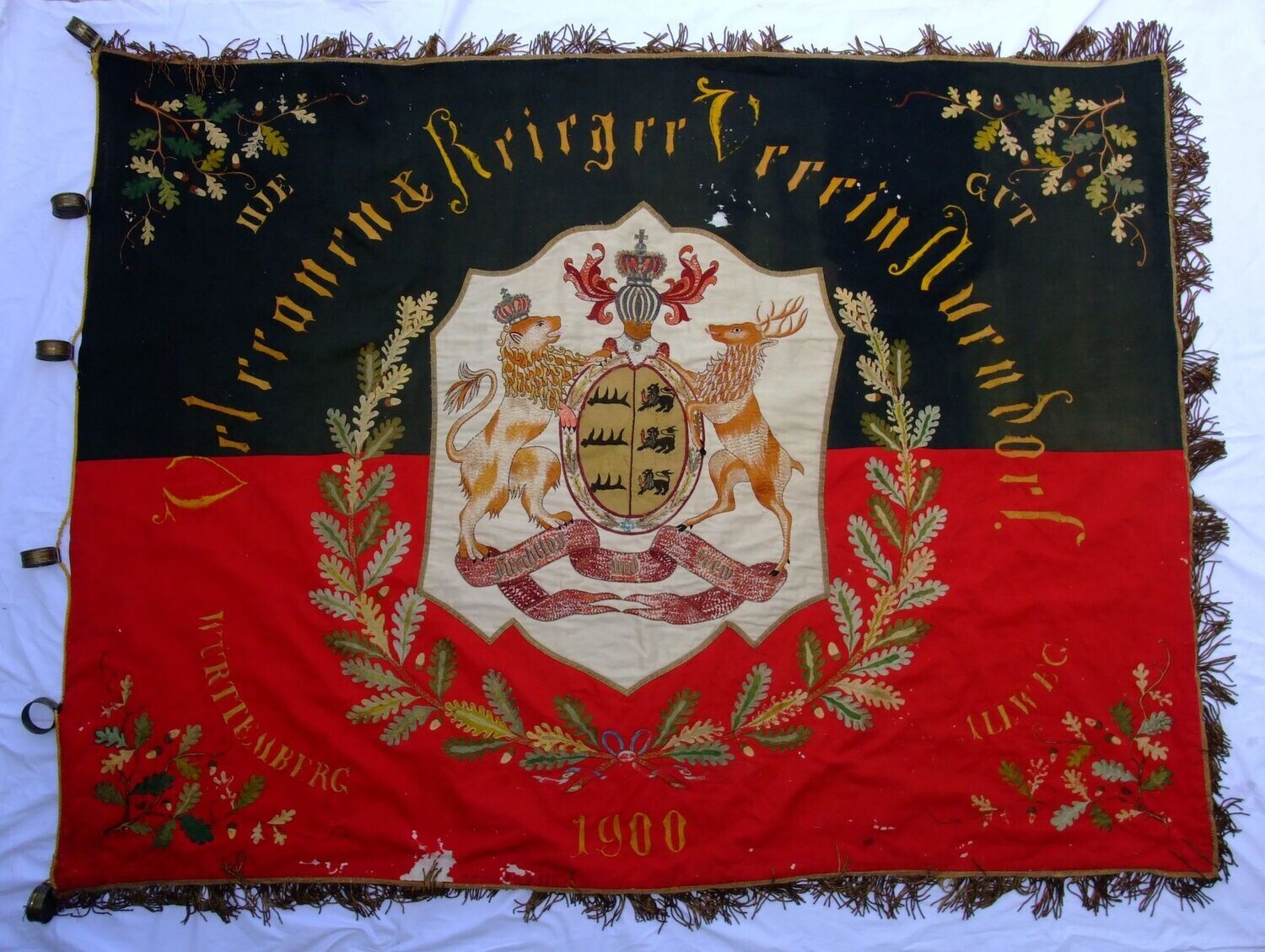 Württemberg: Fahne Veteranen & Kriegerverein Auendorf, Größe ca. 164 x 121 cm.