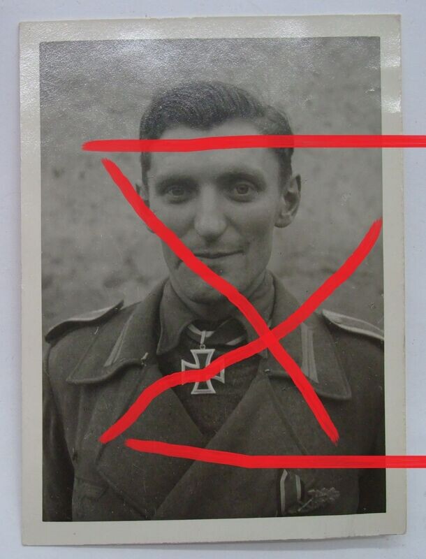 Wehrmacht: Portraitfoto Ritterkreuz-Träger Xaver Wiest, Ski-Jäger-Regiment 1, Ritterkreuz, Nahkampfspange etc.