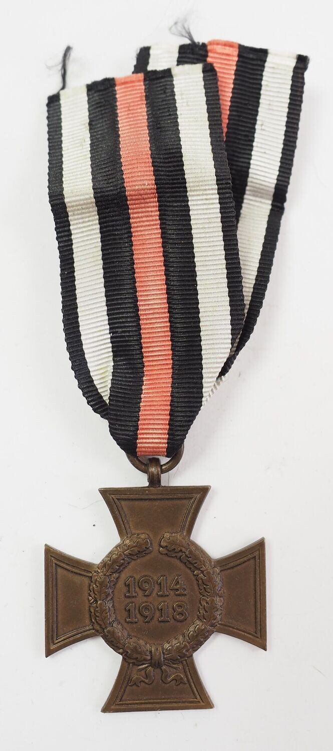 Ehrenkreuz des Weltkrieges ohne Schwerter am Band. Hersteller G 8.