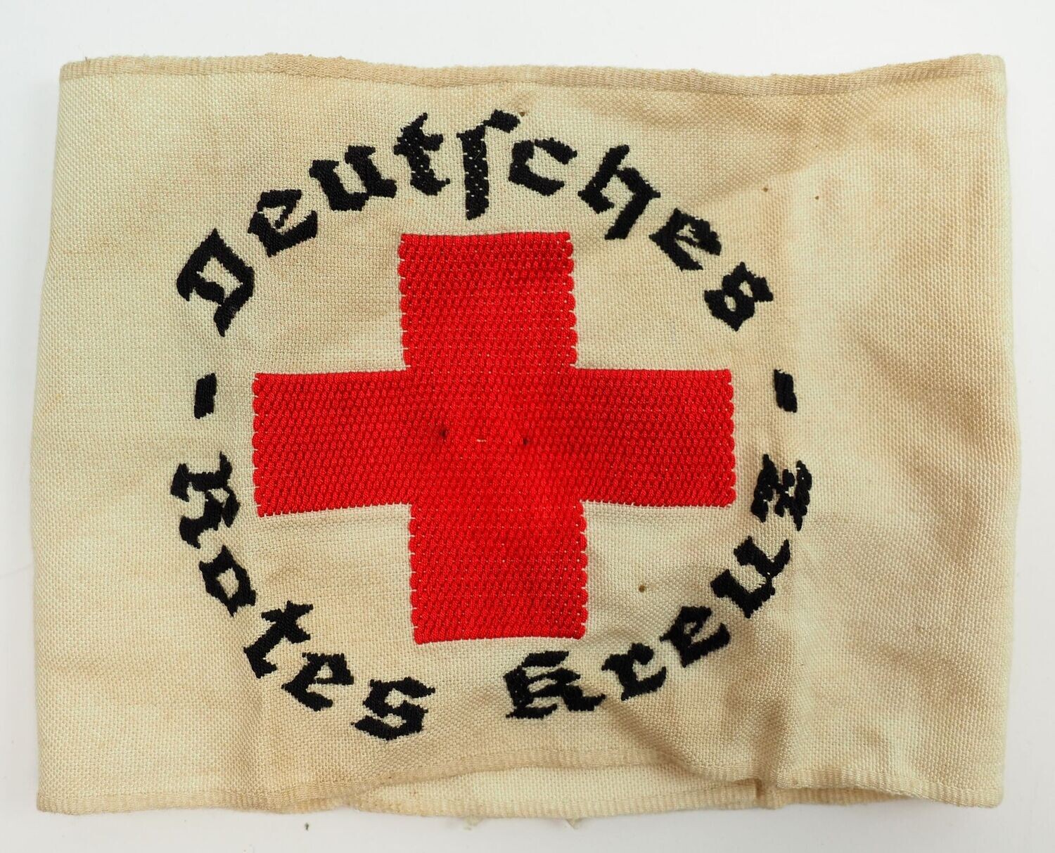 DRK (Deutsches Rotes Kreuz): Armbinde für Sanitäter und Krankenschwestern.