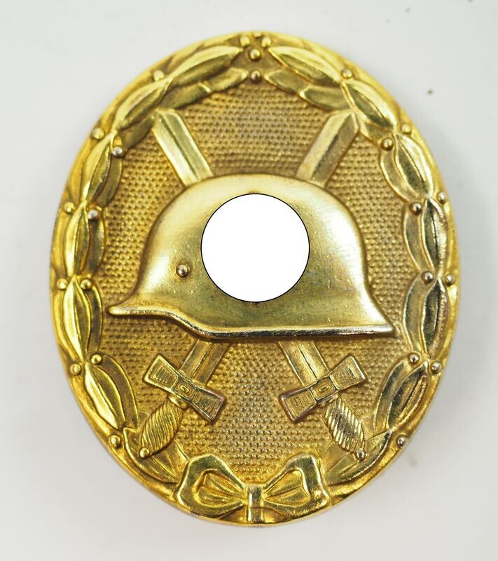 Verwundetenabzeichen in Gold, Buntmetall vergoldet, Hersteller 30, Hauptmünzamt Wien, Nadel fehlt.