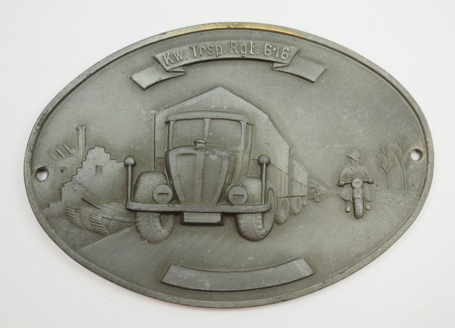 Wehrmacht: Plakette Kraftwagen-Transport-Regiment 616, Größe ca. 109 x 76 mm.