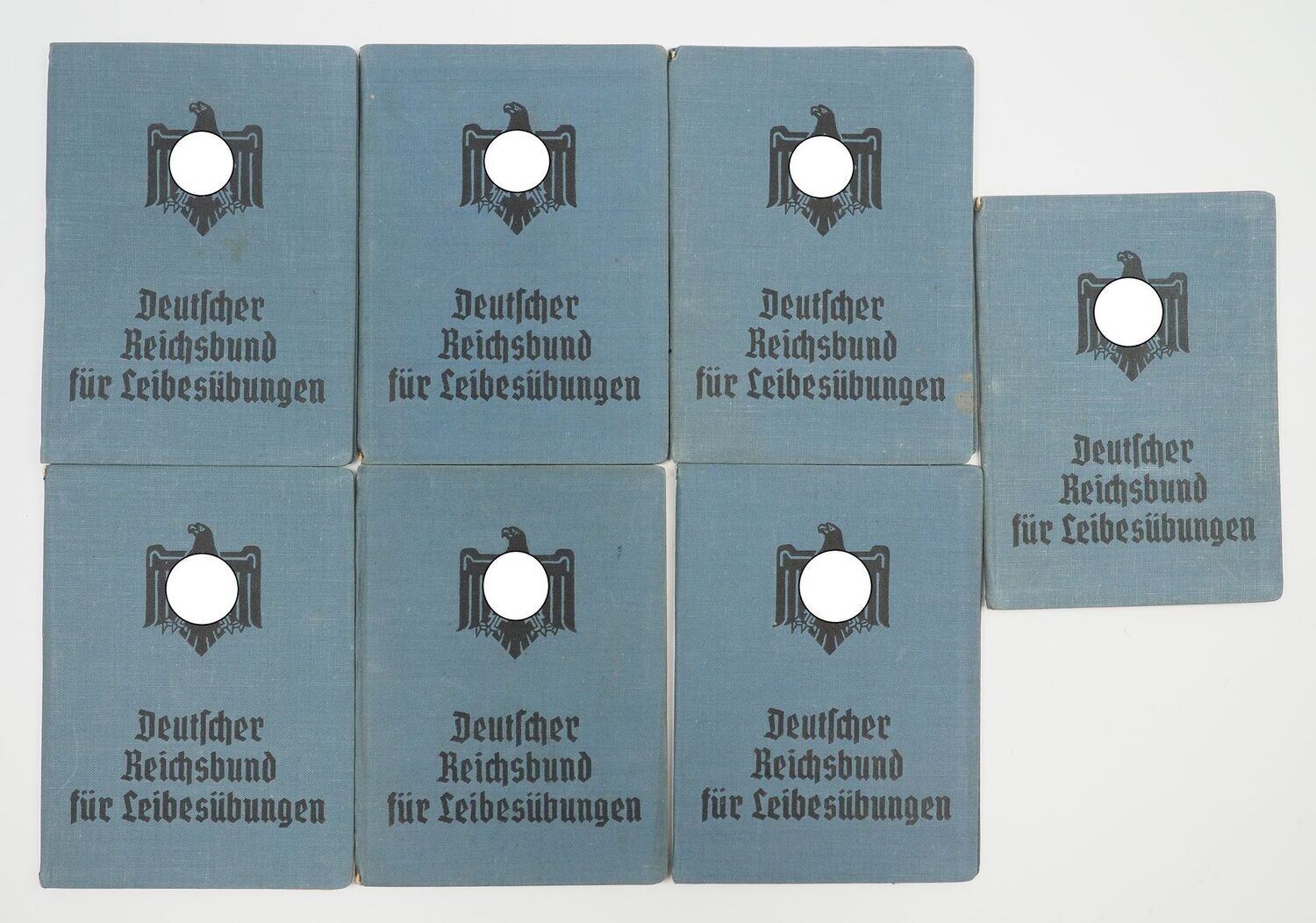 3. Reich: Reichsbund für Leibesübungen: 7 Mitgliedsbücher aus Waiblingen, Württemberg, mit Beitragsmarken.