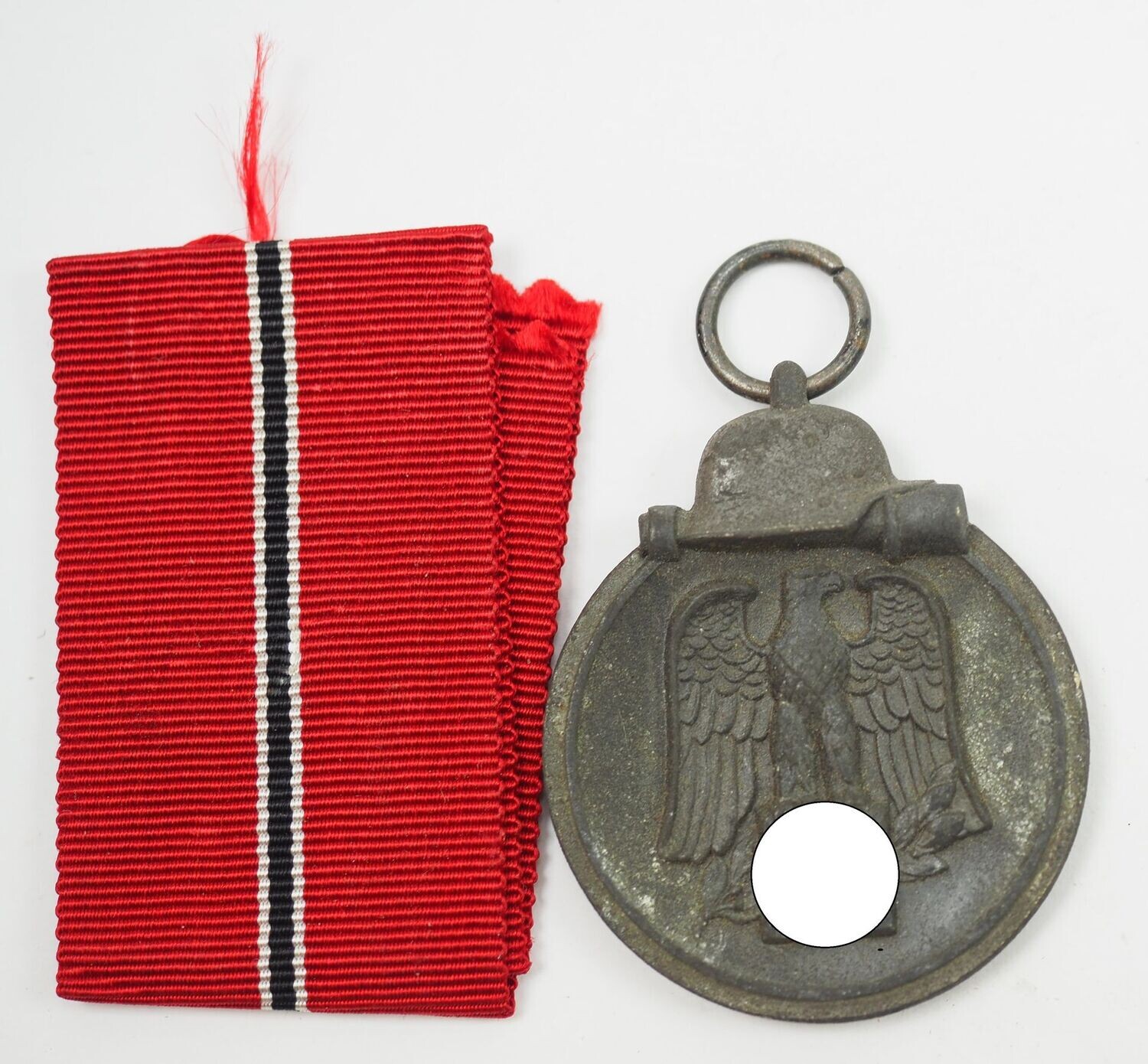 Wehrmacht: Medaille Winterschlacht im Osten, Ostmedaille, mit Hersteller 88 für die Firma Werner Redo, Saarlautern.