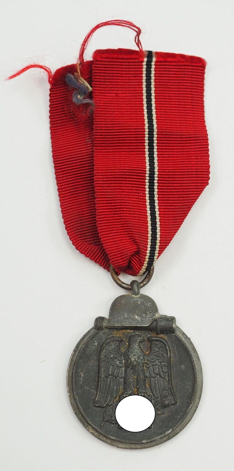 Wehrmacht: Medaille Winterschlacht im Osten, Ostmedaille, mit Hersteller 76 für die Firma Ernst L. Müller, Pforzheim. Selten!
